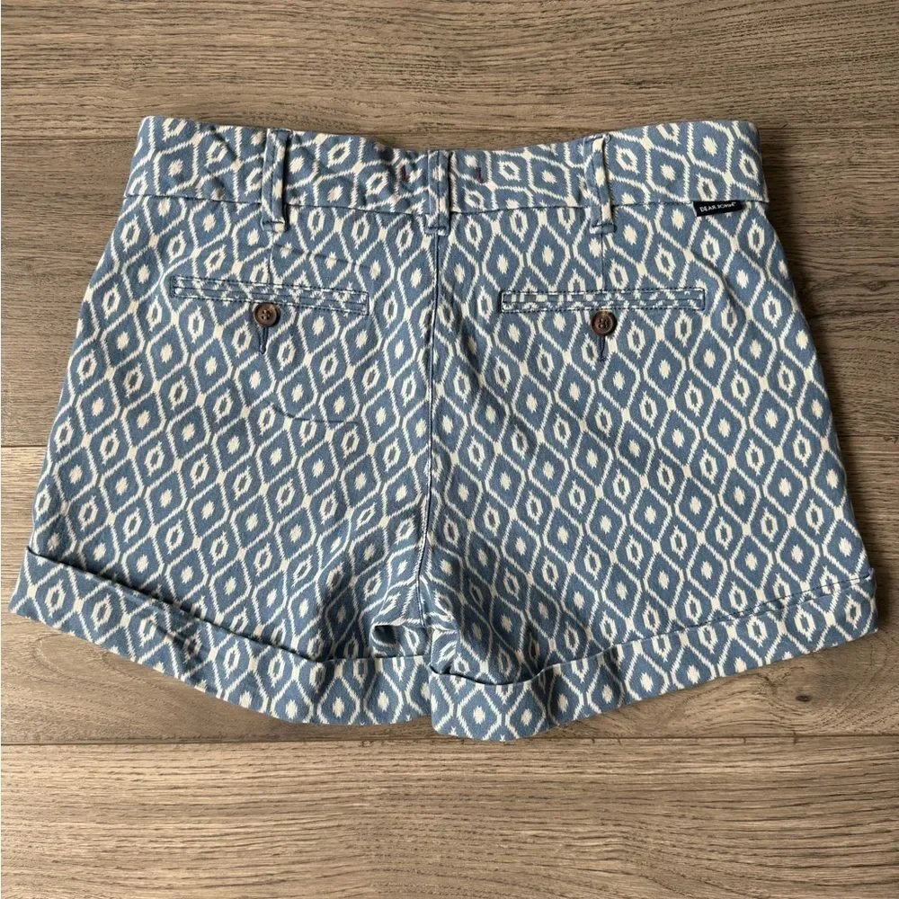 Dear John Finnegan Women's Blue/White Geometric Ikat Print Cuffed Shorts Size 28